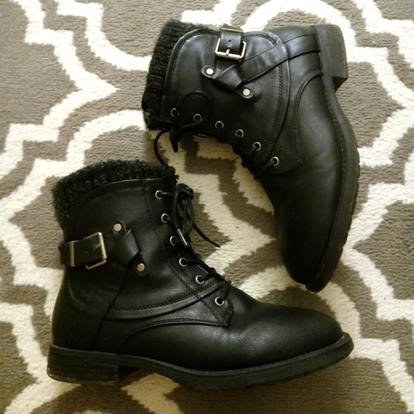 Fabulous Black Boots - Picture 1 of 4